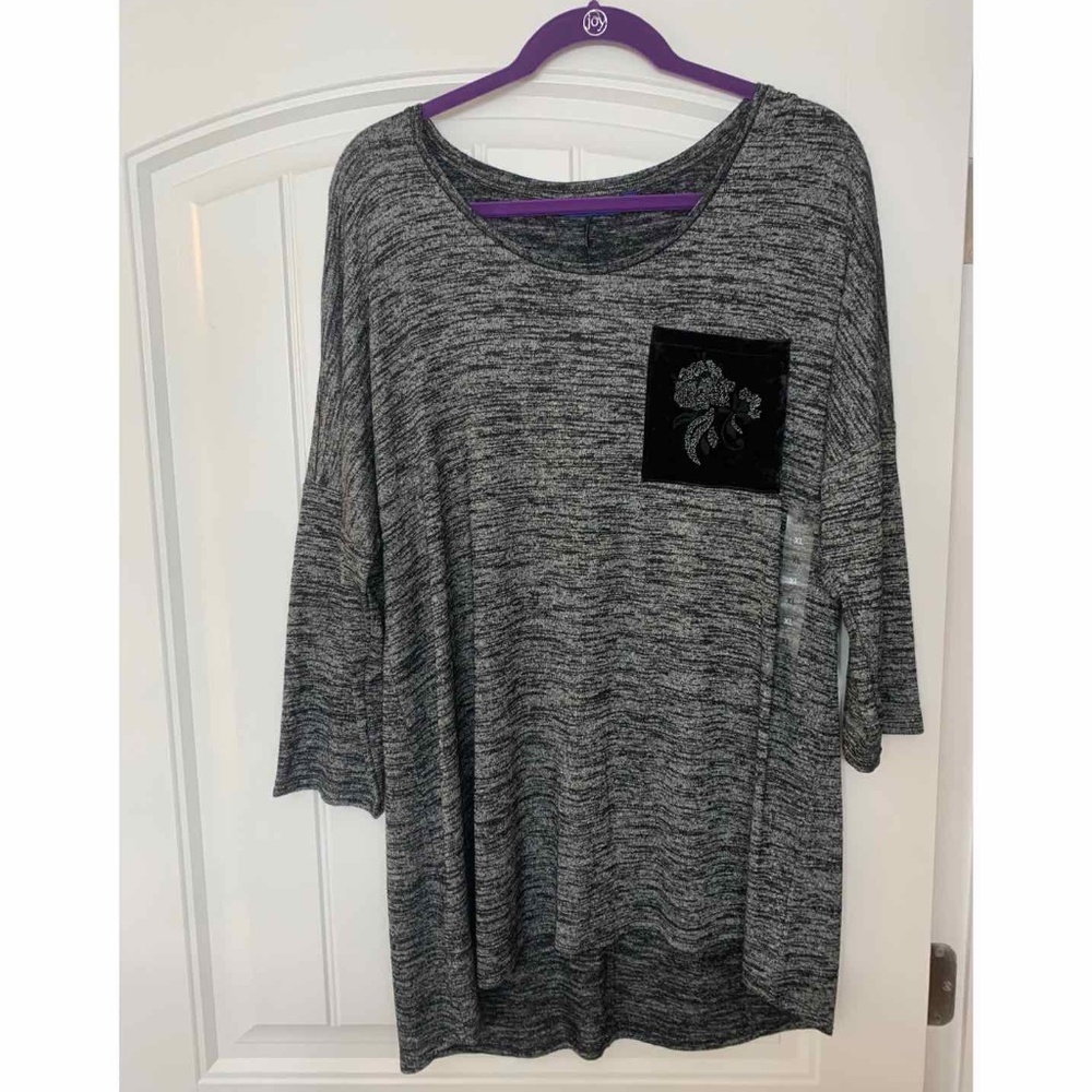 APT 9 3/4 Sleeve Top Rose Pocket Detail